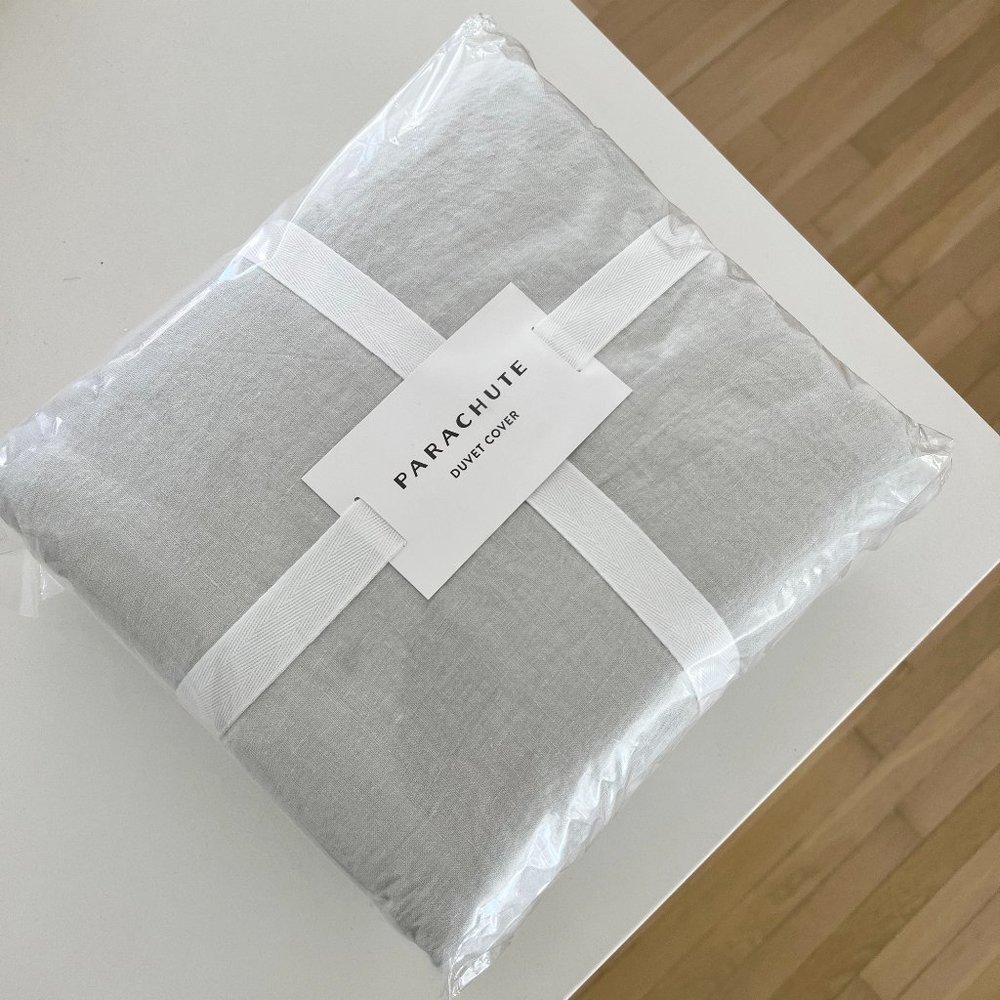 NWT_PARACHUTE Linen Duvet Cover in Fog (King size)